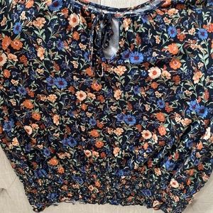 American Eagle Soft and Sexy floral top.